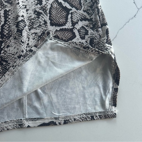 SHEIN | Snake Print Bodycon Mini Dress | Size Small | Neutral White/Gray/Black - Picture 6 of 15